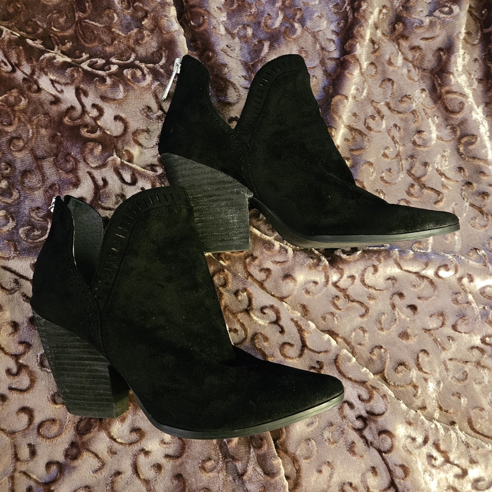 Elegant Black Ankle Boots